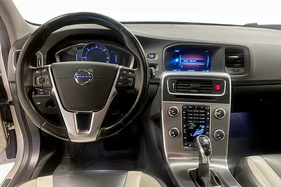 Volvo V60 Cross Country 2017 photo 4