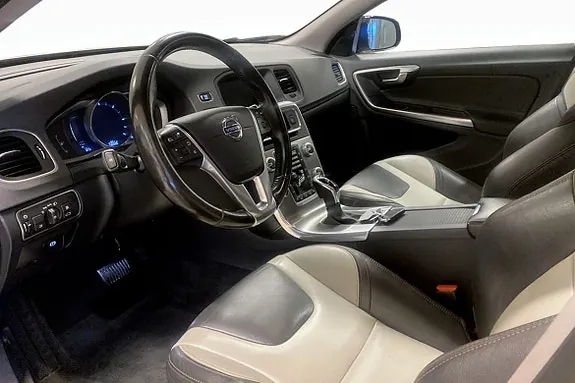 Volvo V60 Cross Country 2017 photo 5