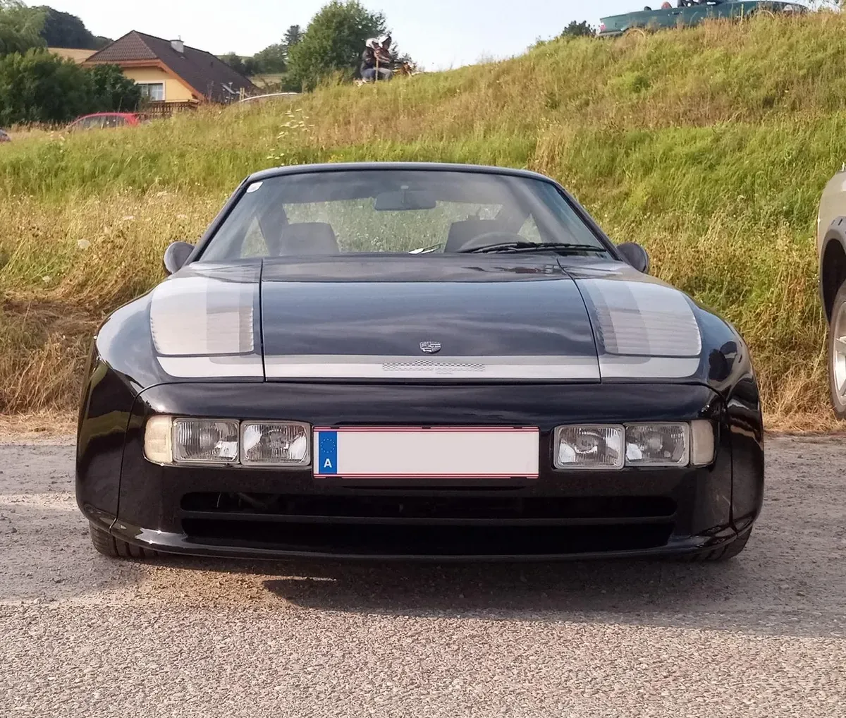 Porsche 928
