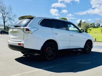 Mitsubishi Outlander 2013 photo 3