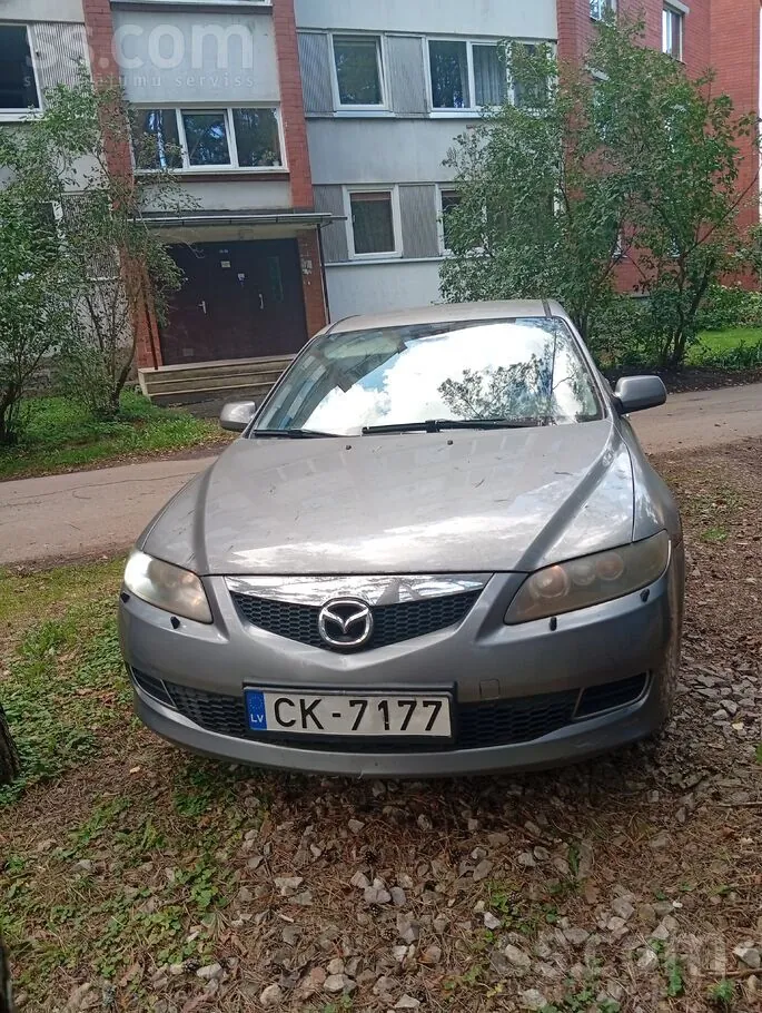 Mazda Mazda6 1999 photo 2