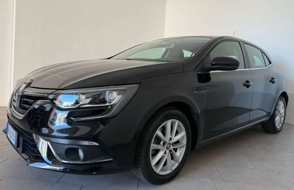 Renault Megane 2019 photo 2