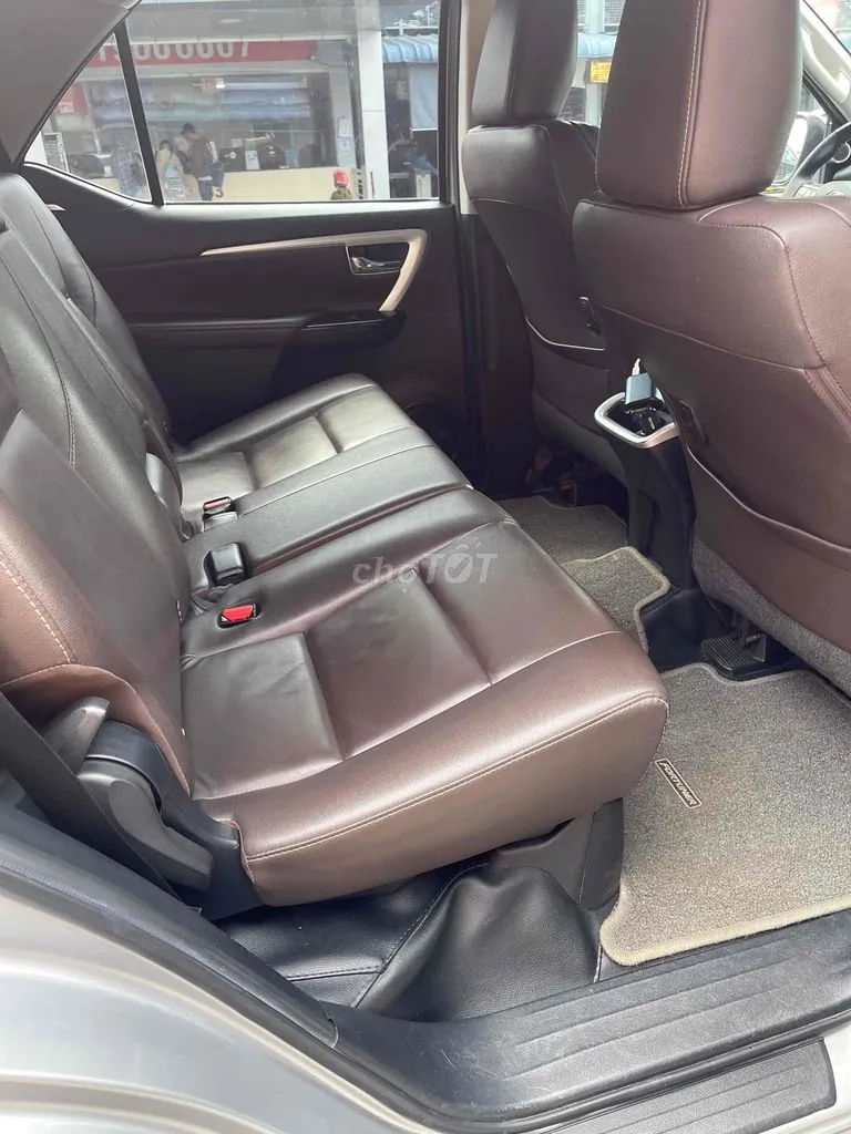Toyota Fortuner photo 3