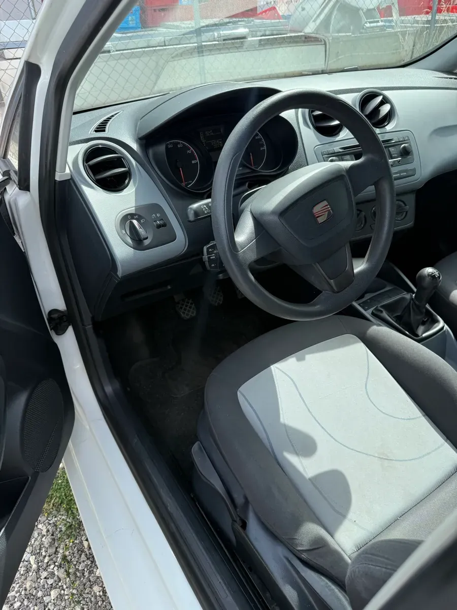 Seat Ibiza 2013 photo 3