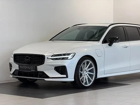 Volvo V60 2019 photo 2
