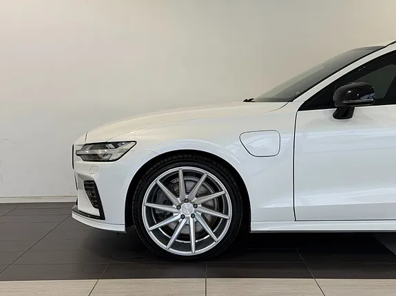 Volvo V60 2019 photo 3