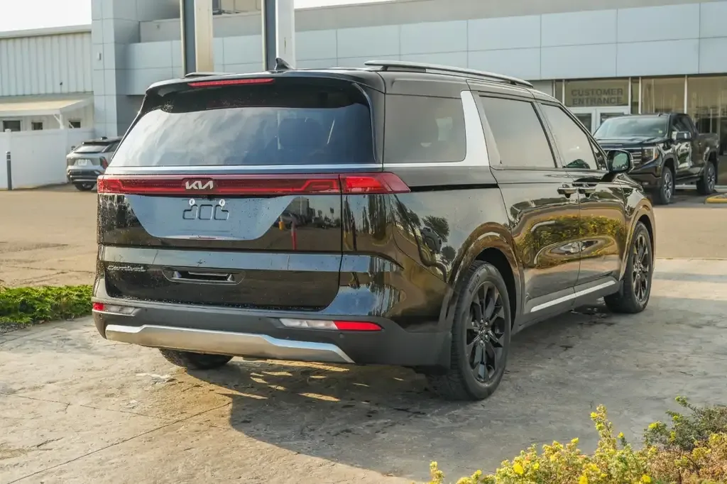 Kia Carnival 2022 photo 2
