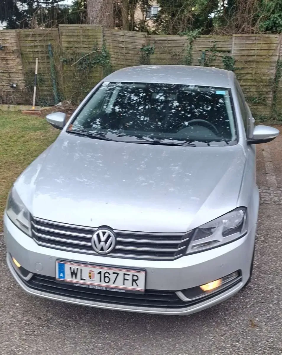Volkswagen Passat 2012 photo 3