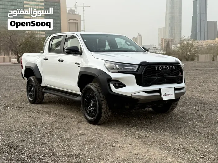 Toyota Hilux 2024 photo 3