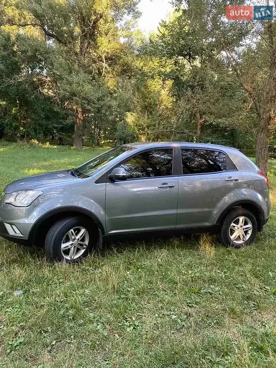 KG Mobility Korando 2013 photo 4