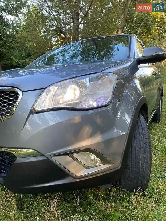 KG Mobility Korando 2013 photo 2