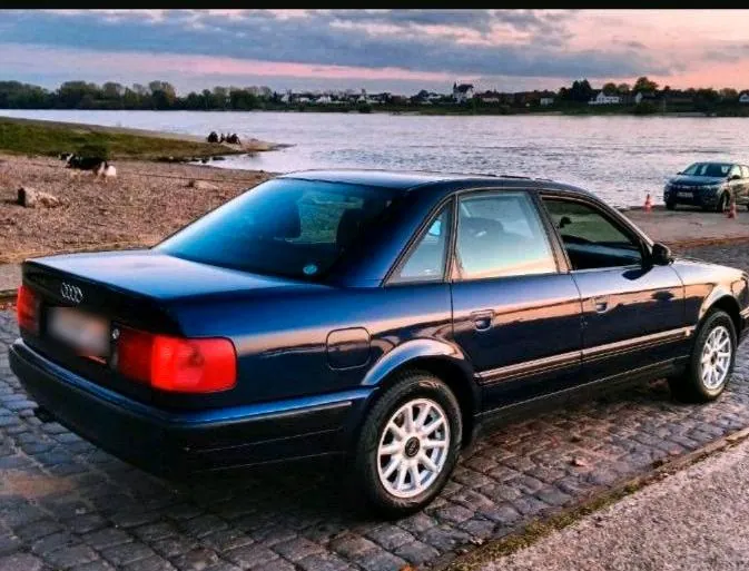 Audi 100