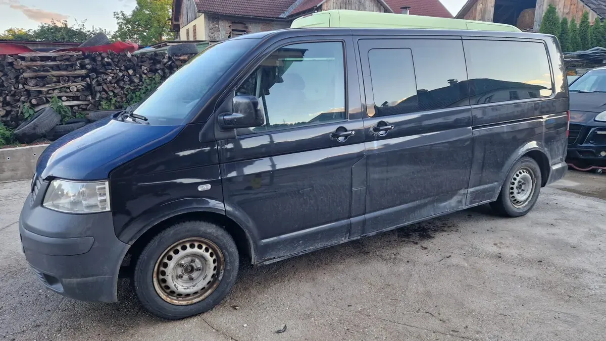 Volkswagen Caravelle 2005 photo 3