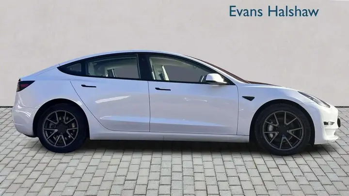 Tesla Model 3 2021 photo 3