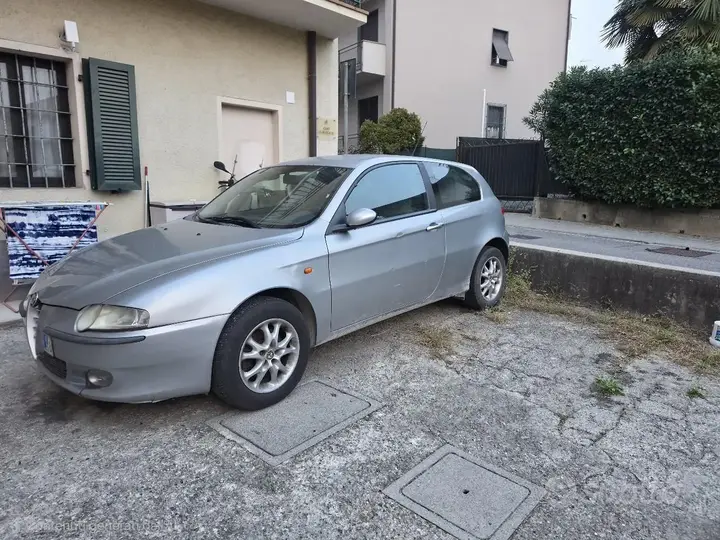 Alfa Romeo 147 2003 photo 3