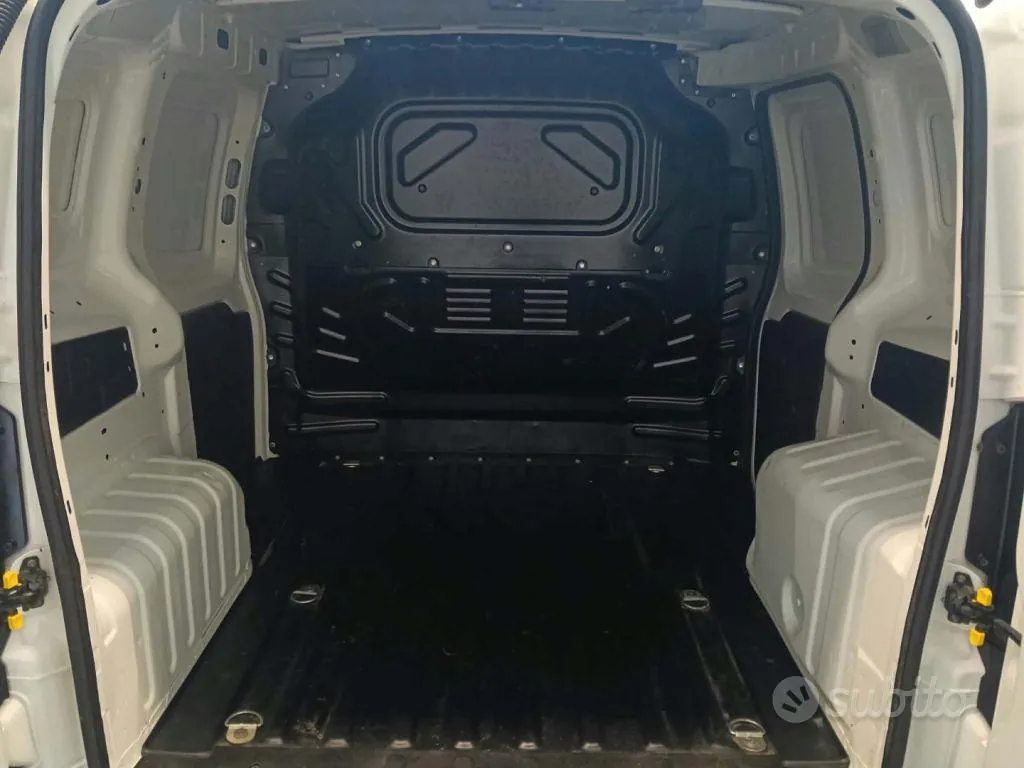 Fiat Fiorino 2021 photo 2