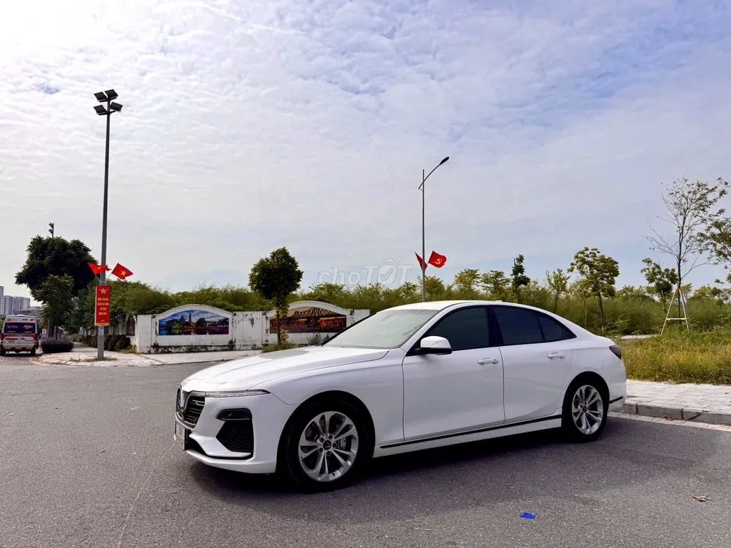 Vinfast Lux A 2021 photo 3