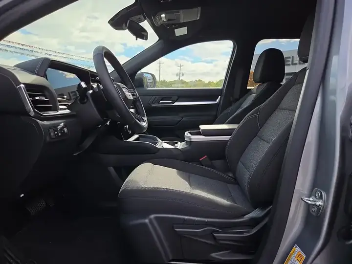 GMC Terrain 2027 photo 2