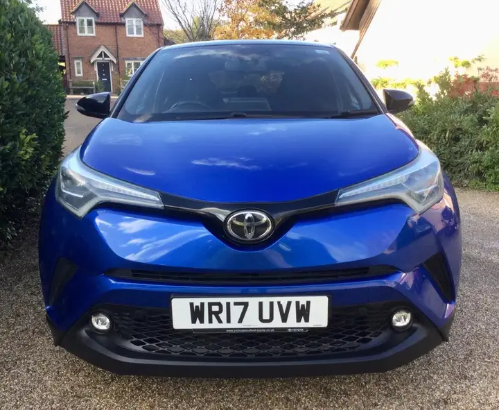 Toyota C-Hr 2017 photo 2
