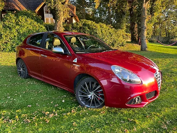 Alfa Romeo Giulietta 2012 photo 3