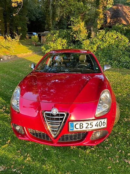 Alfa Romeo Giulietta 2012 photo 2