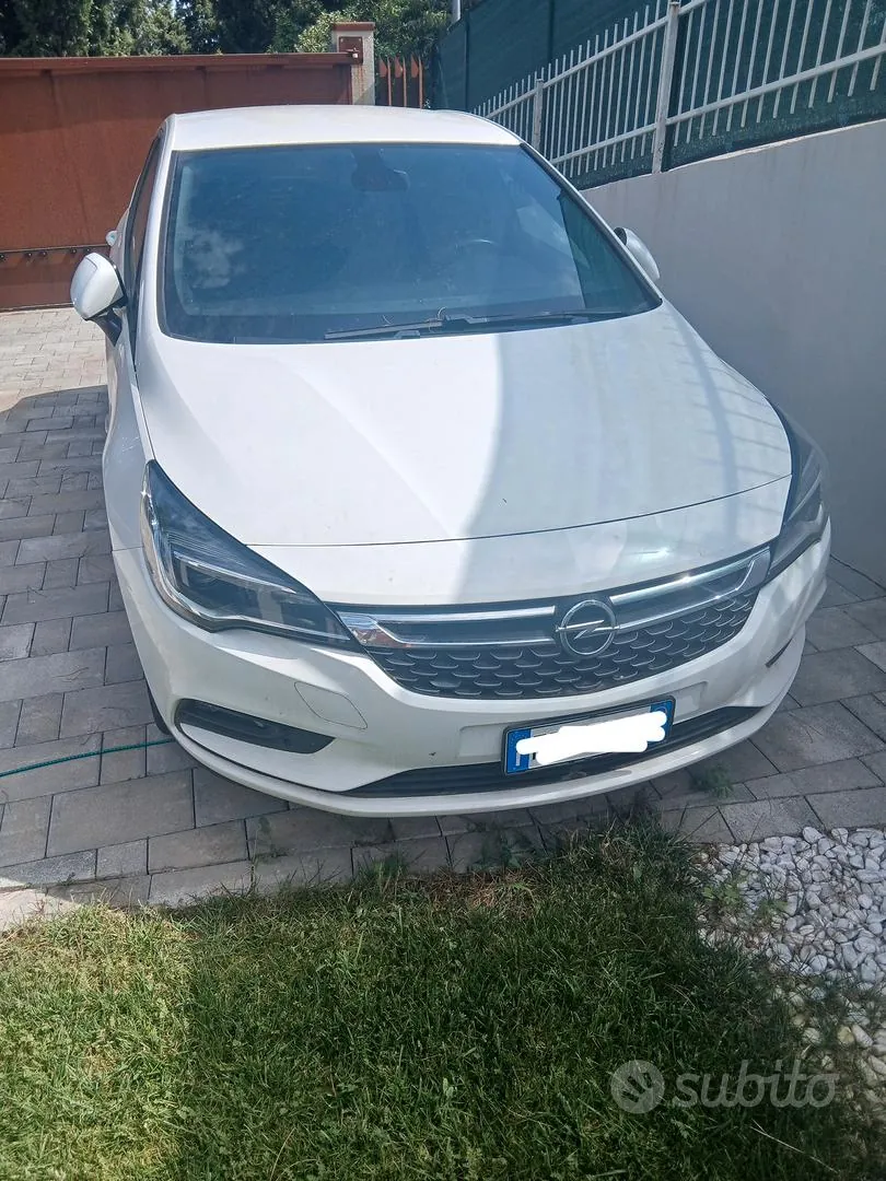 Opel Astra 2018 photo 2