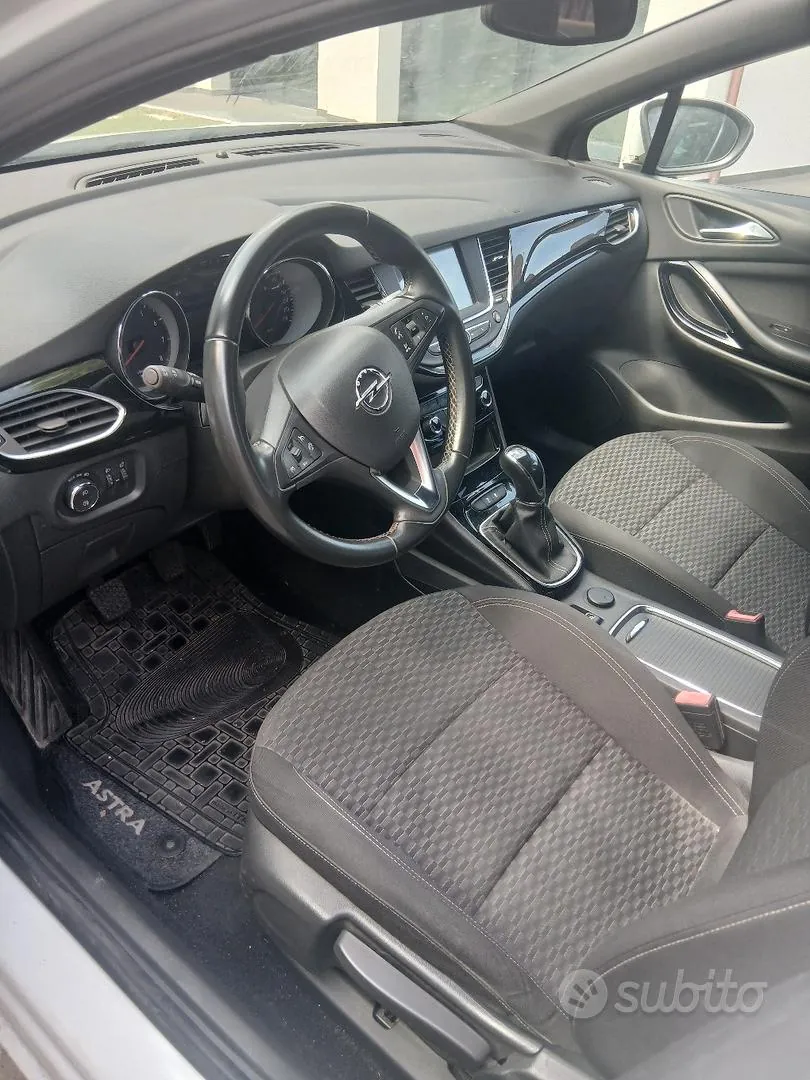 Opel Astra 2018 photo 3