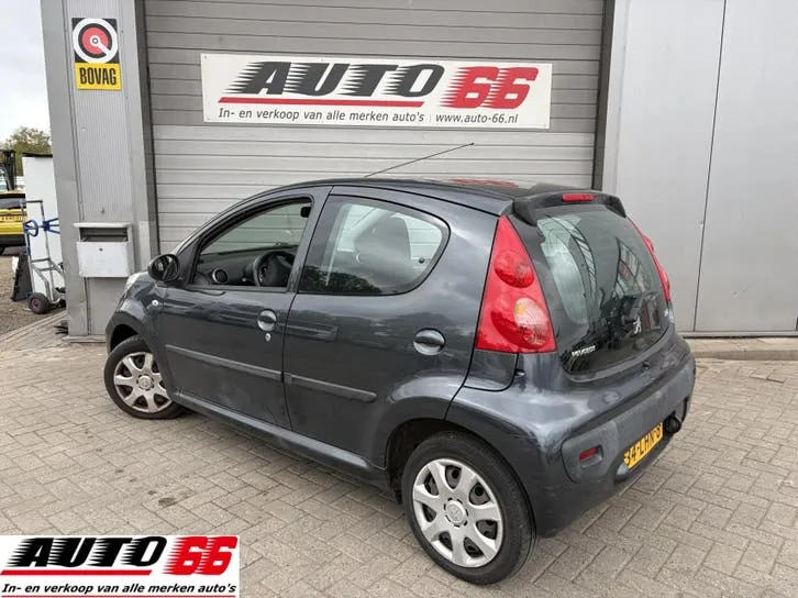 Peugeot 107 2010 photo 3