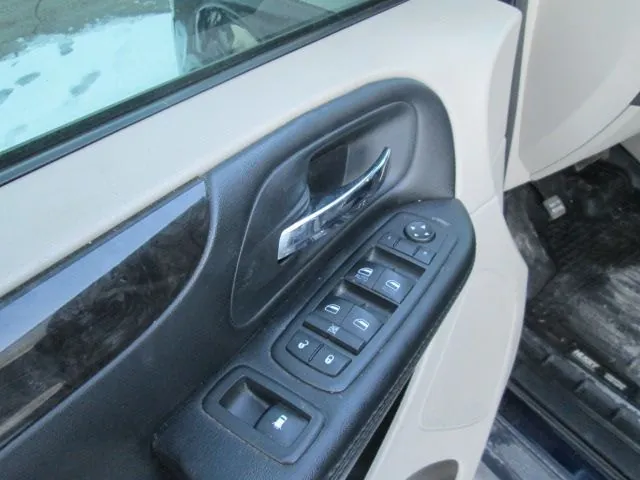 Dodge Caravan 2015 photo 4