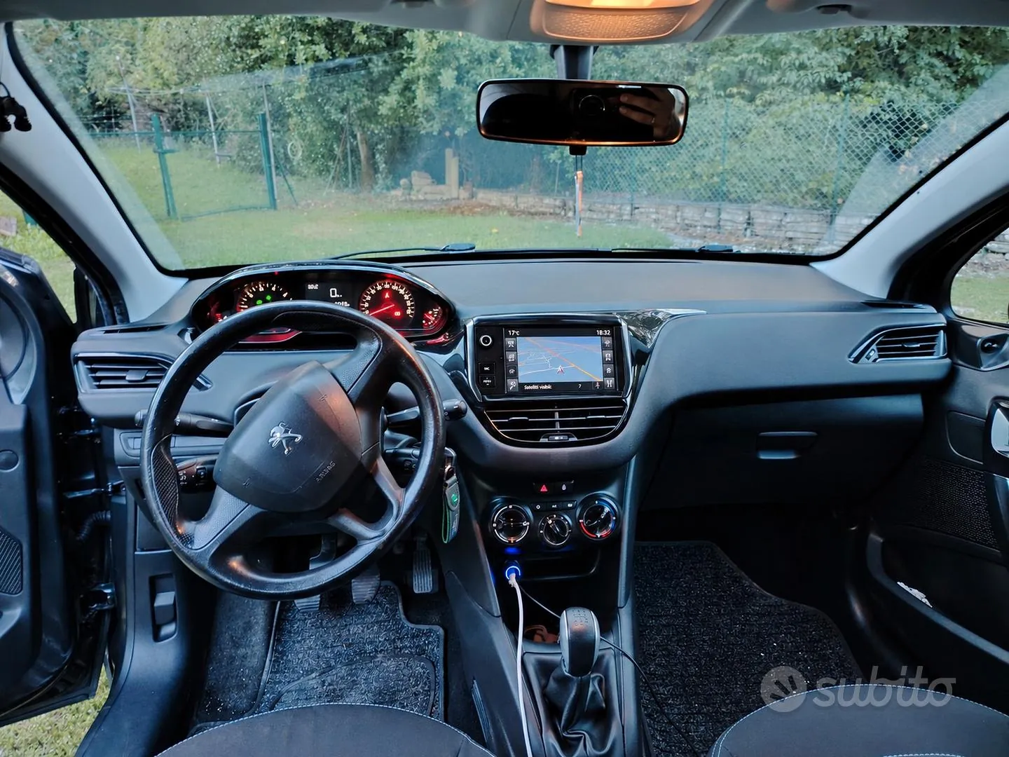 Peugeot 208 2014 photo 4