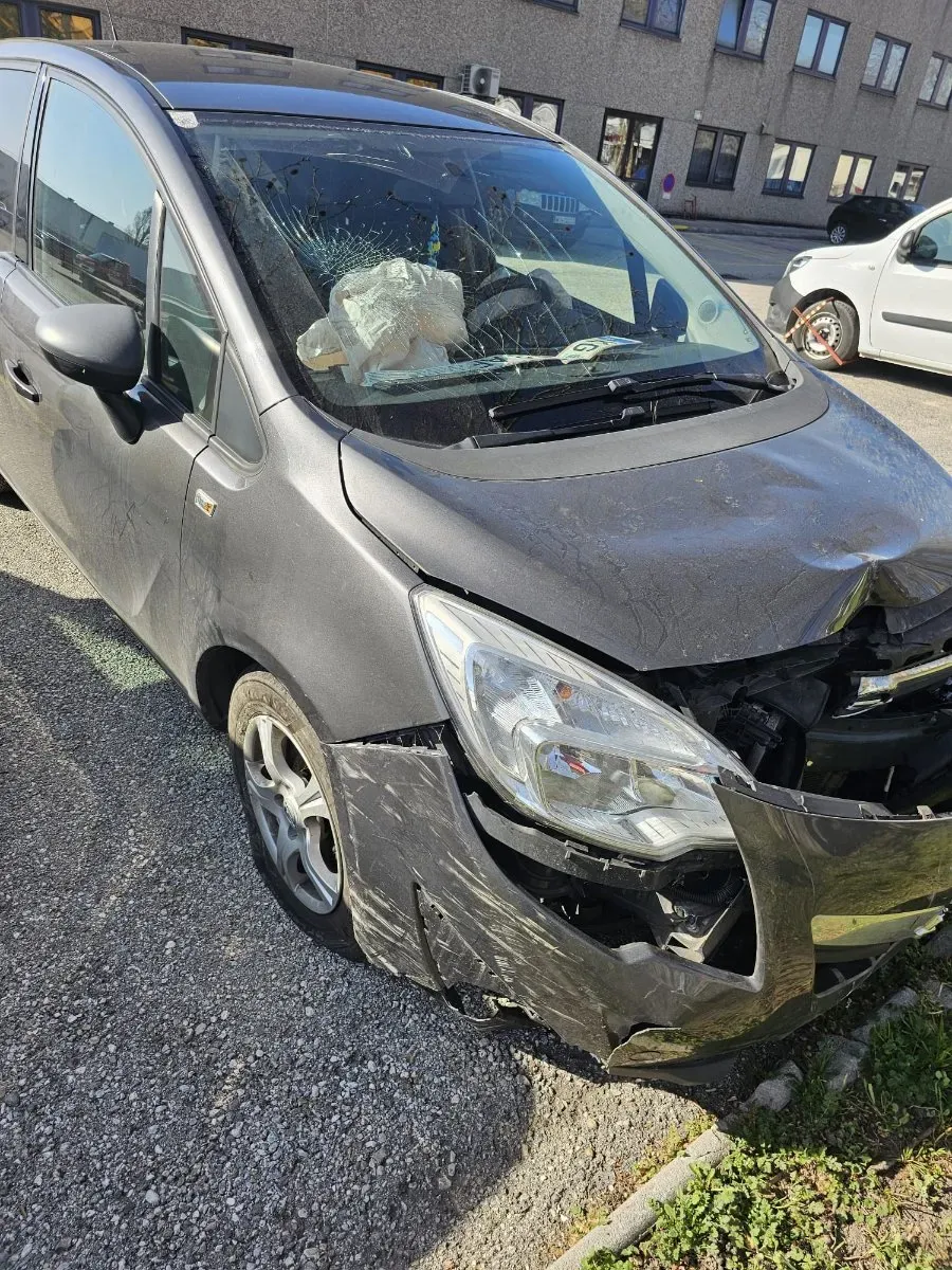 Opel Meriva 2012 photo 2