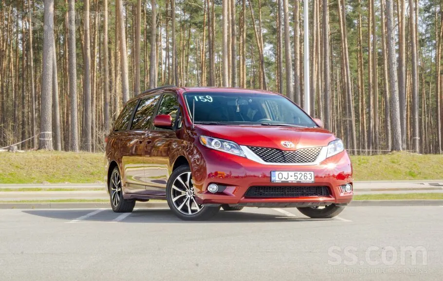Toyota Sienna 2013 photo 2