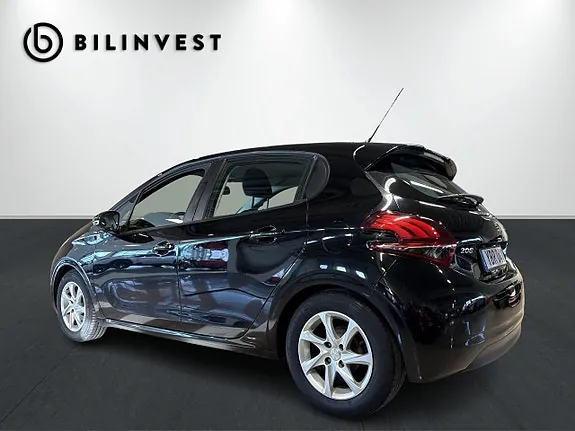 Peugeot 208 2016 photo 3
