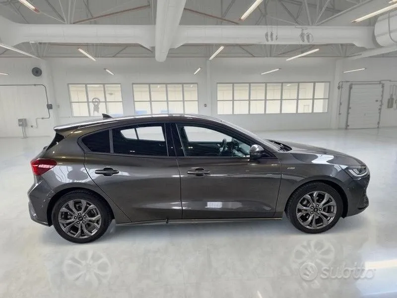 Ford Focus 2022 photo 3