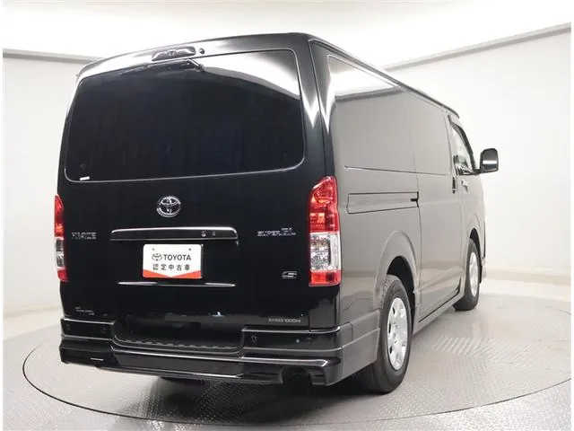 Toyota Hiace Van 2025 photo 3