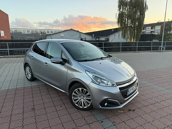 Peugeot 208 2020 photo 2