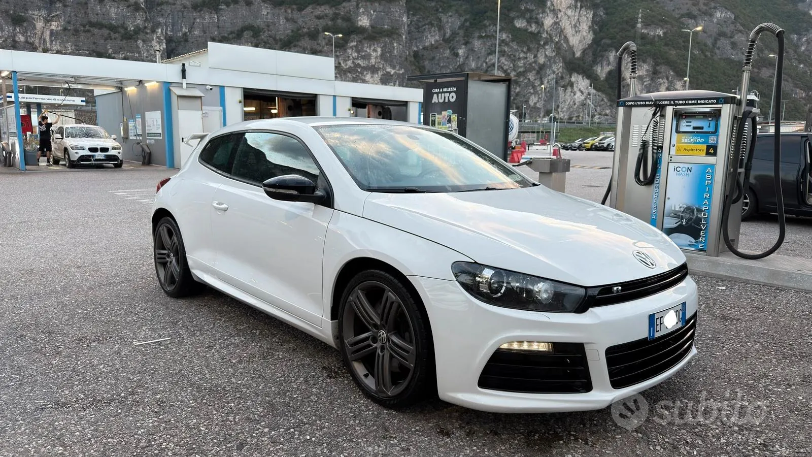 Volkswagen Scirocco 2010 photo 2
