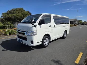 Toyota Hiace 2021 photo 4