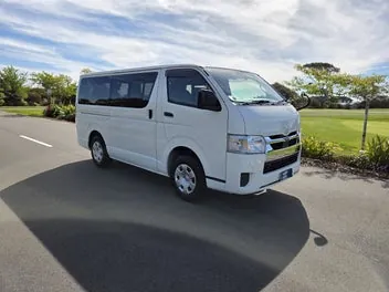 Toyota Hiace 2021 photo 2