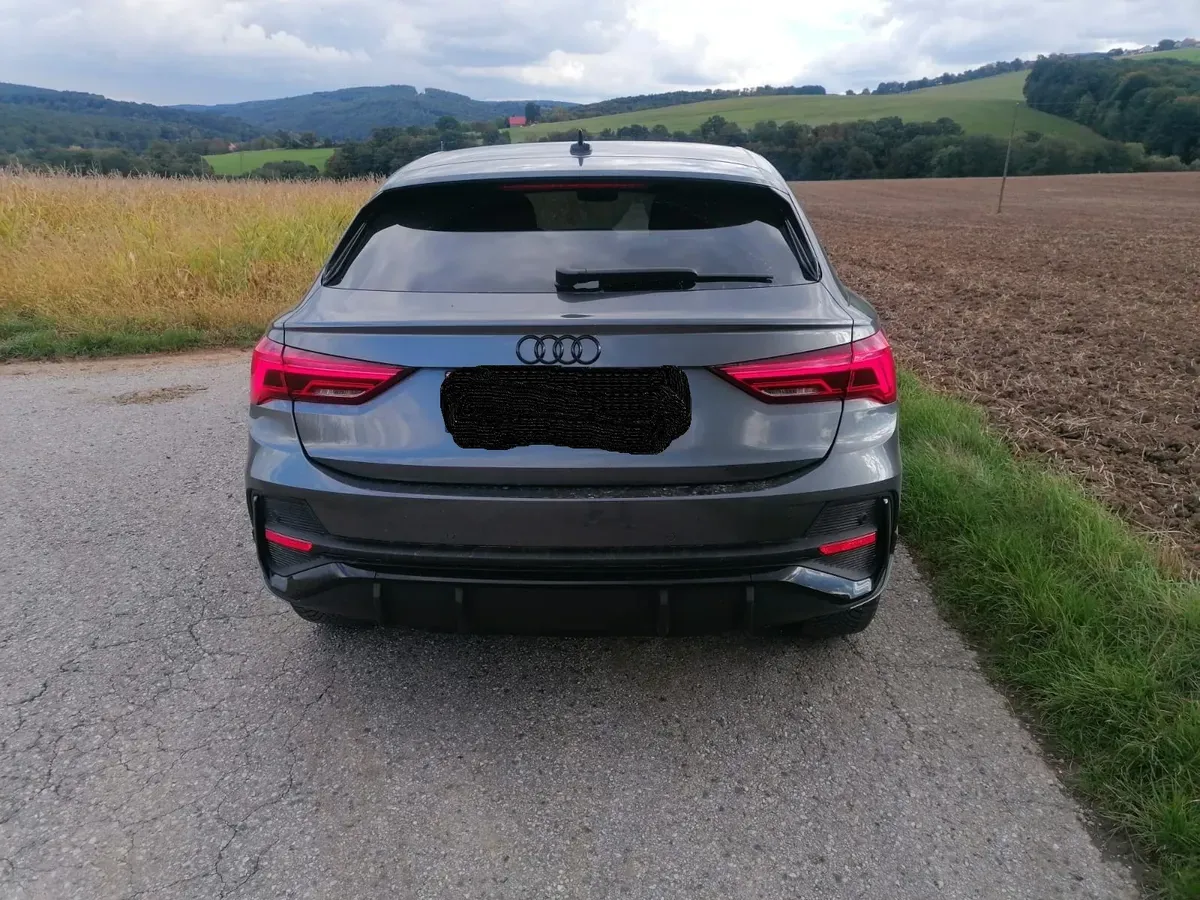 Audi Q3 2021 photo 3