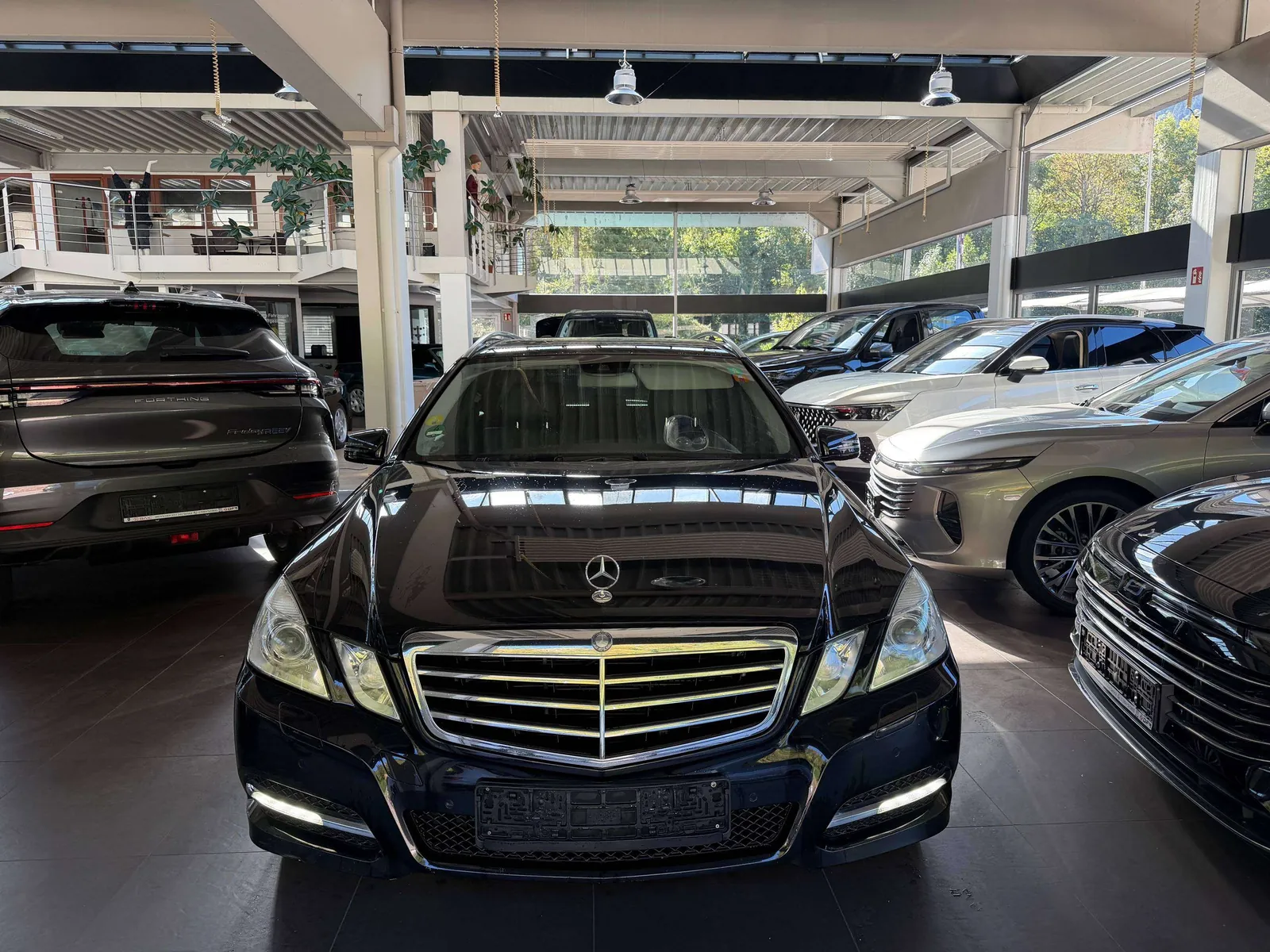 Mercedes-Benz E 220 2010 photo 2