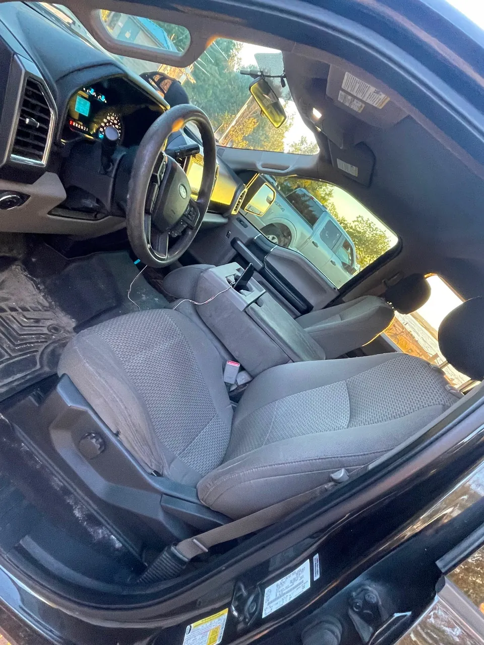 Ford F-150 2015 photo 2