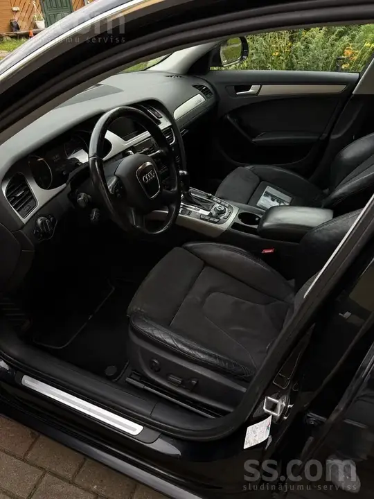 Audi A4 2009 photo 4