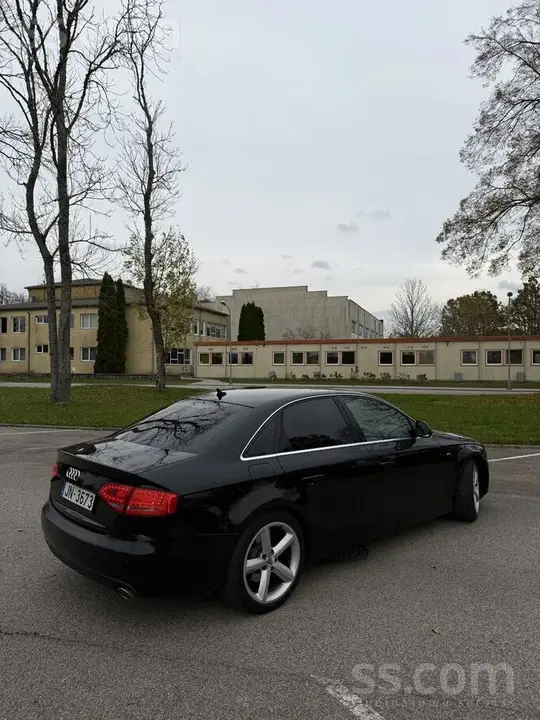 Audi A4 2009 photo 2