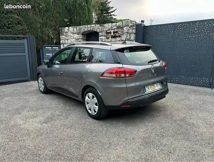 Renault Clio 2028 photo 2
