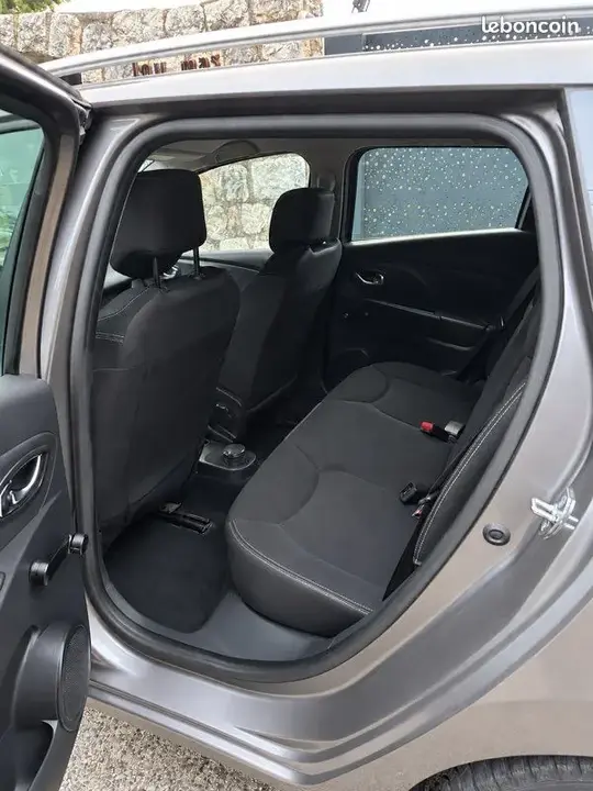 Renault Clio 2028 photo 5