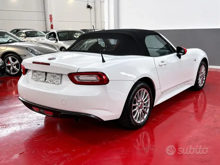 Fiat 124 Spider 2018 photo 4