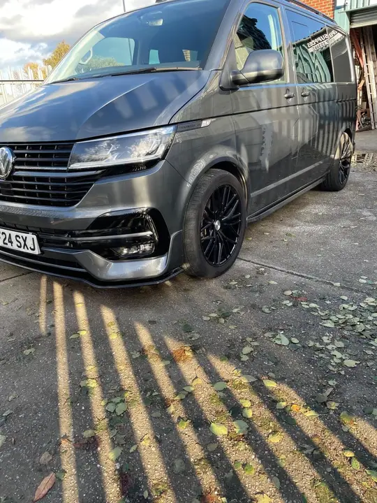 Volkswagen Transporter 2024 photo 2