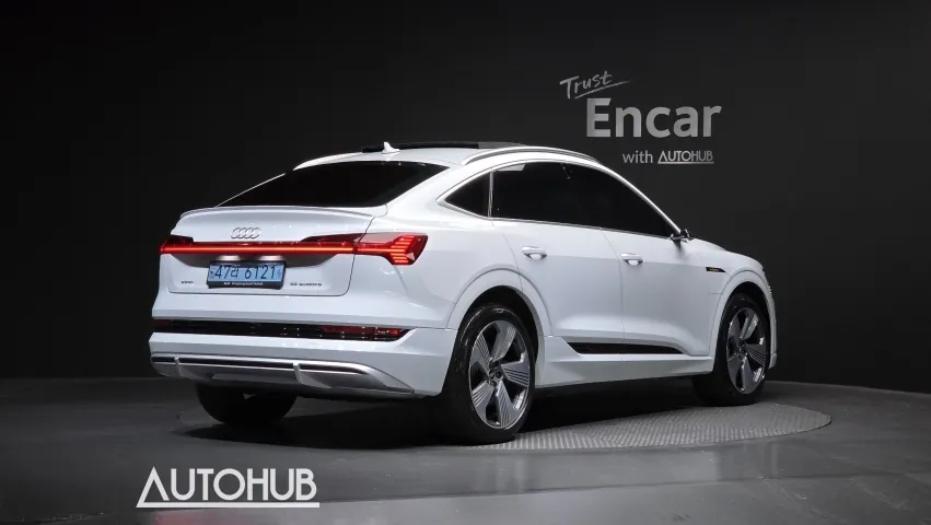 Audi E-Tron 2021 photo 2