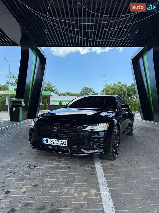 Volvo S60 2023 photo 2